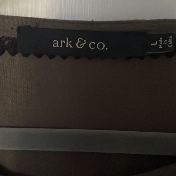 Beautiful floral stitched top from ark & co! - Picture 6 of 6